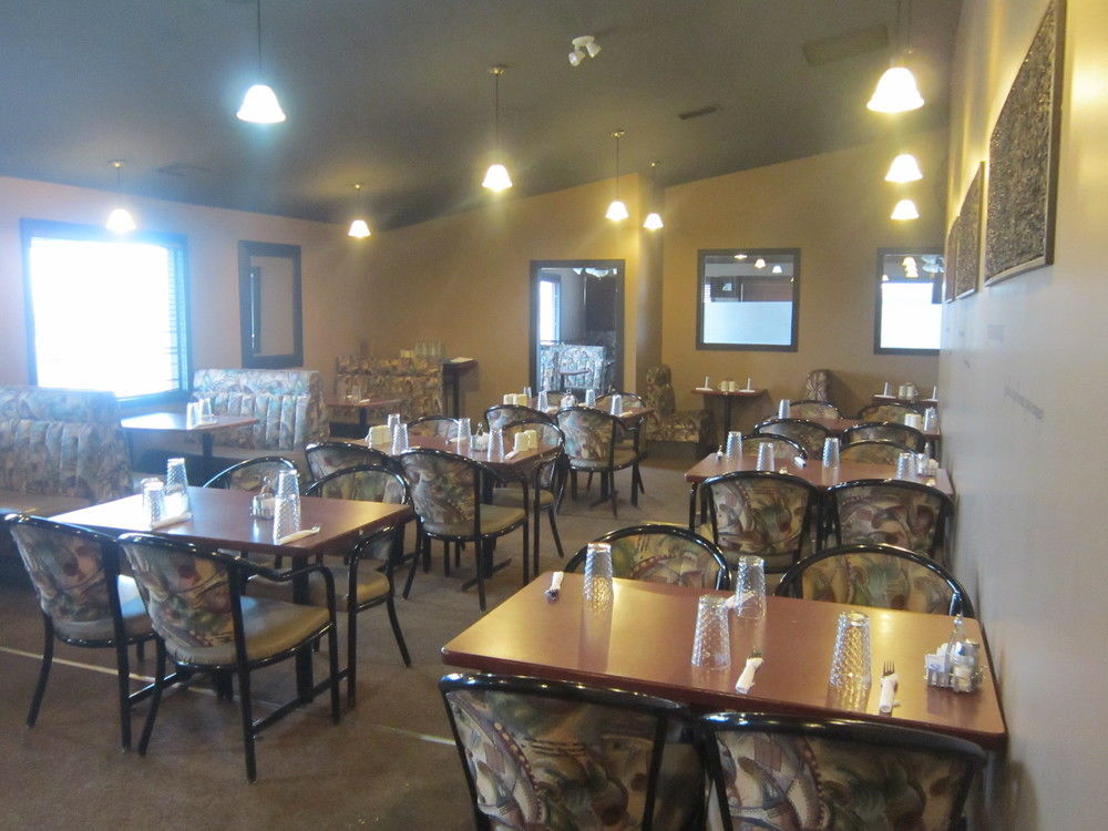 Battlefords Inn North Battleford Exterior photo